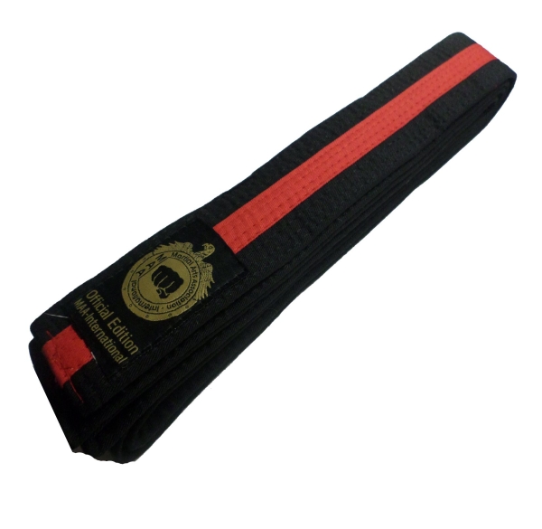 MAA Int. Official Master Belt Schwarz mit rotem Mittelstreifen