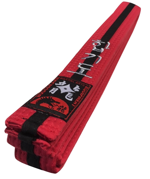 Rot-Schwarzgurt bestickt mit Hapkido silber