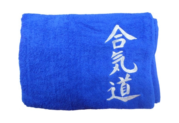 Duschtuch blau 140 x 70 / bestickt "Aikido Schriftzeichen" silber