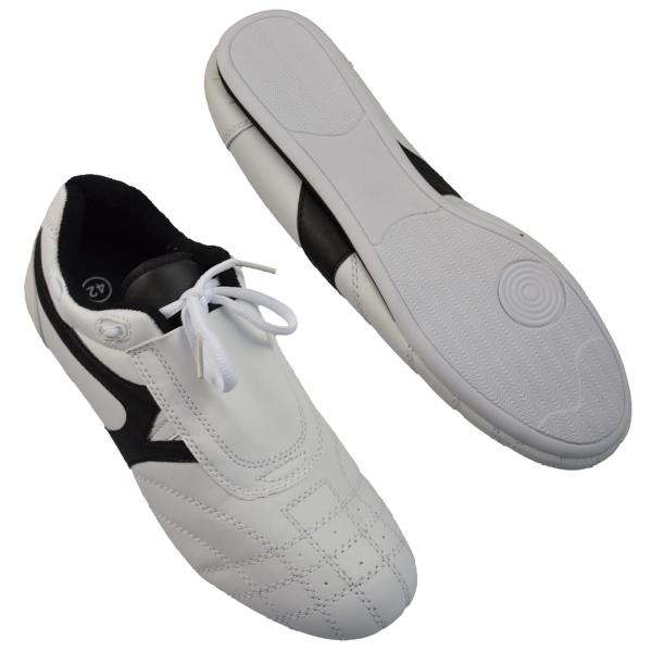 Taekwondo-Schuhe weiß, spezielle Kampfsportschuhe