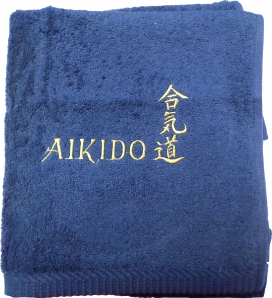 Handtuch / Duschtuch blau, bestickt Schrift / Zeichen Aikido