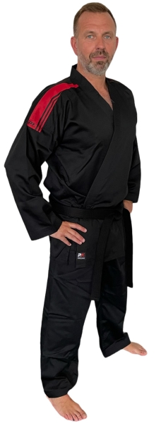 Karateanzug schwarz mit roten Schulterstreifen